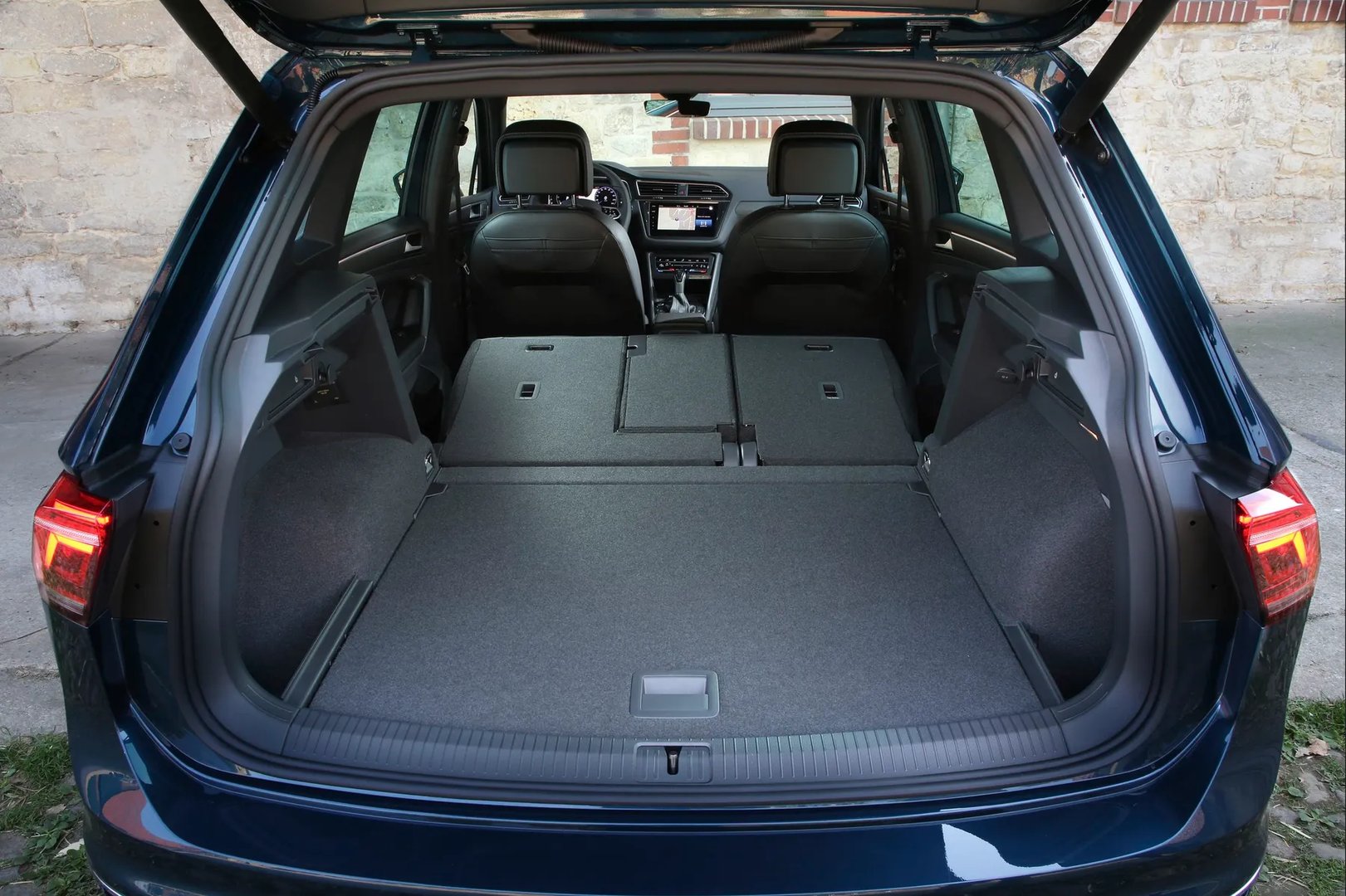 Volkswagen_Tiguan_2_generation_restyling__SUV_5-doors__13.jpg