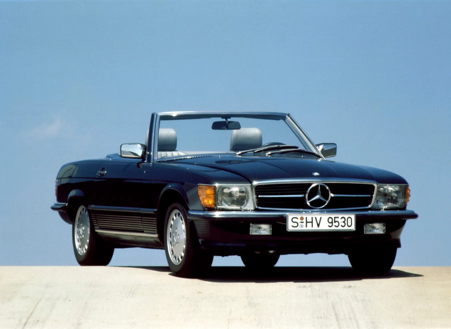 R107  Roadster