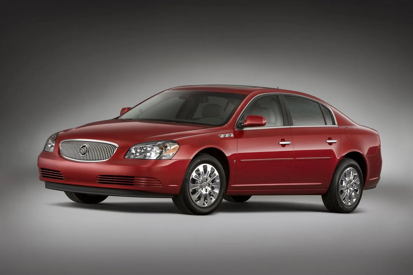 Buick_Lucerne_1_generation_restyling__Sedan__2.jpg