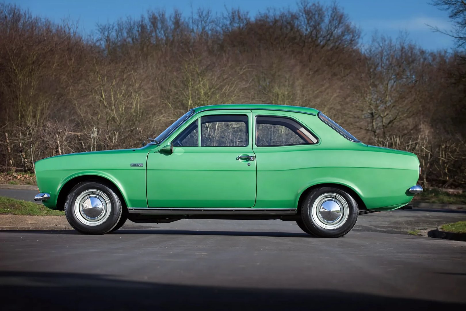 Ford_Escort_1_generation__Sedan_2-doors__1.jpg