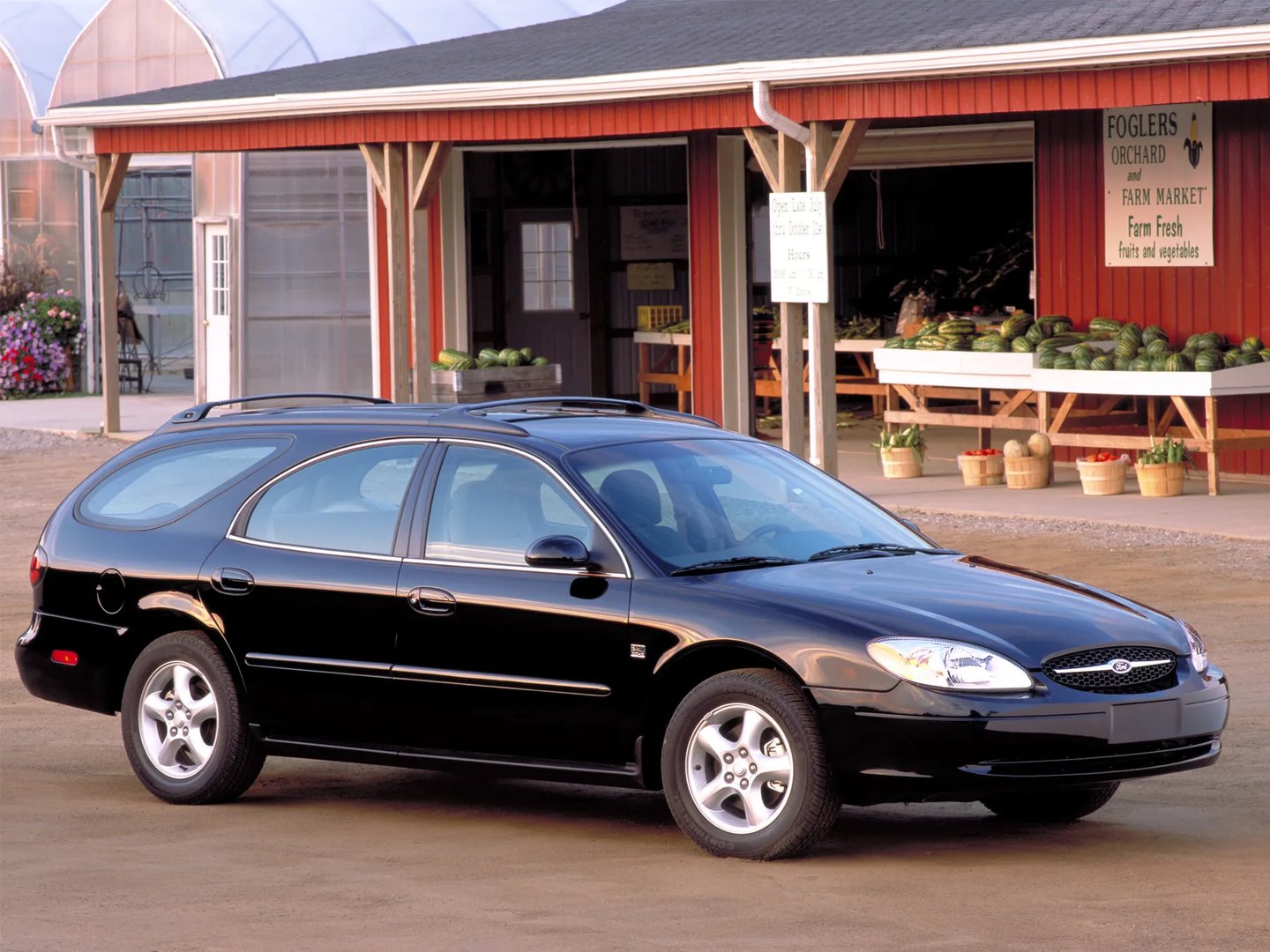 Ford_Taurus_4_generation__Estate_5-door__3.jpg
