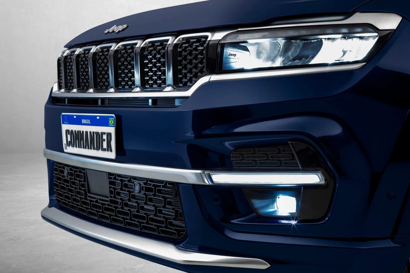 Jeep_Commander_3_generation__SUV_5-doors__10.jpg