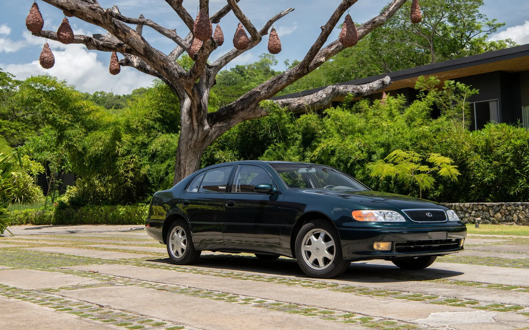 Lexus_GS_1_generation__Sedan__1.jpg