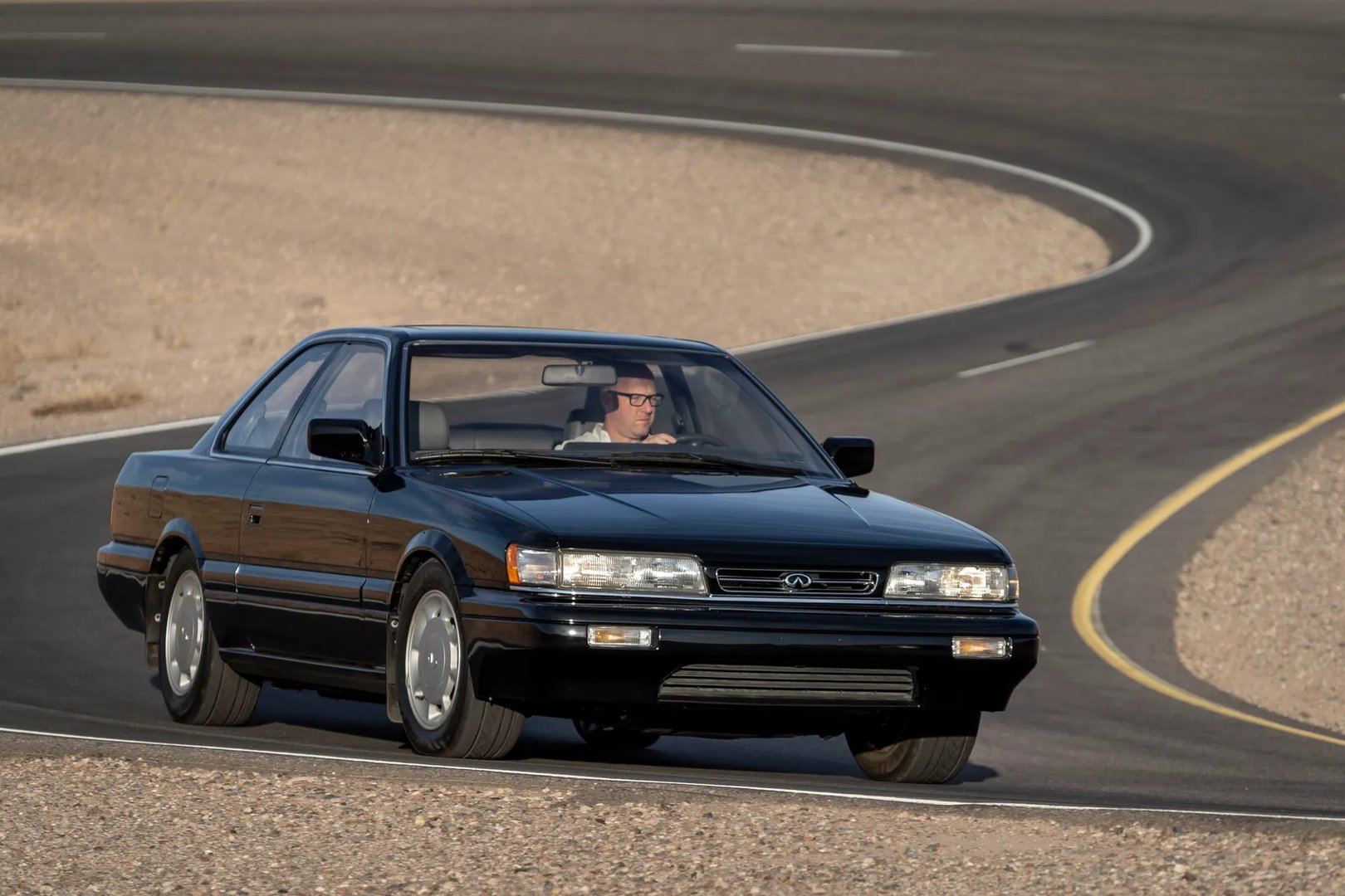 Infiniti_M_1_generation__Coupe__12.jpg