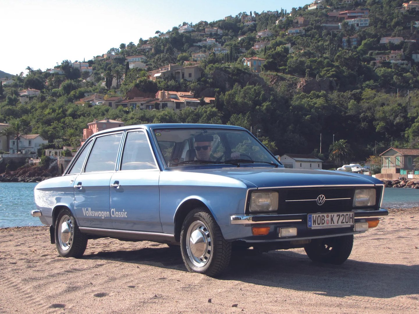 Volkswagen_K70_1_generation__Sedan__2.jpg