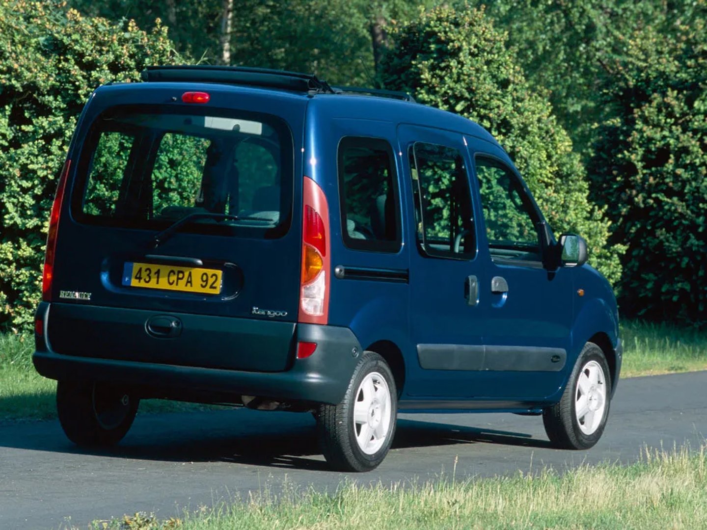 Renault_Kangoo_1_generation__Compact_Van__11.jpg