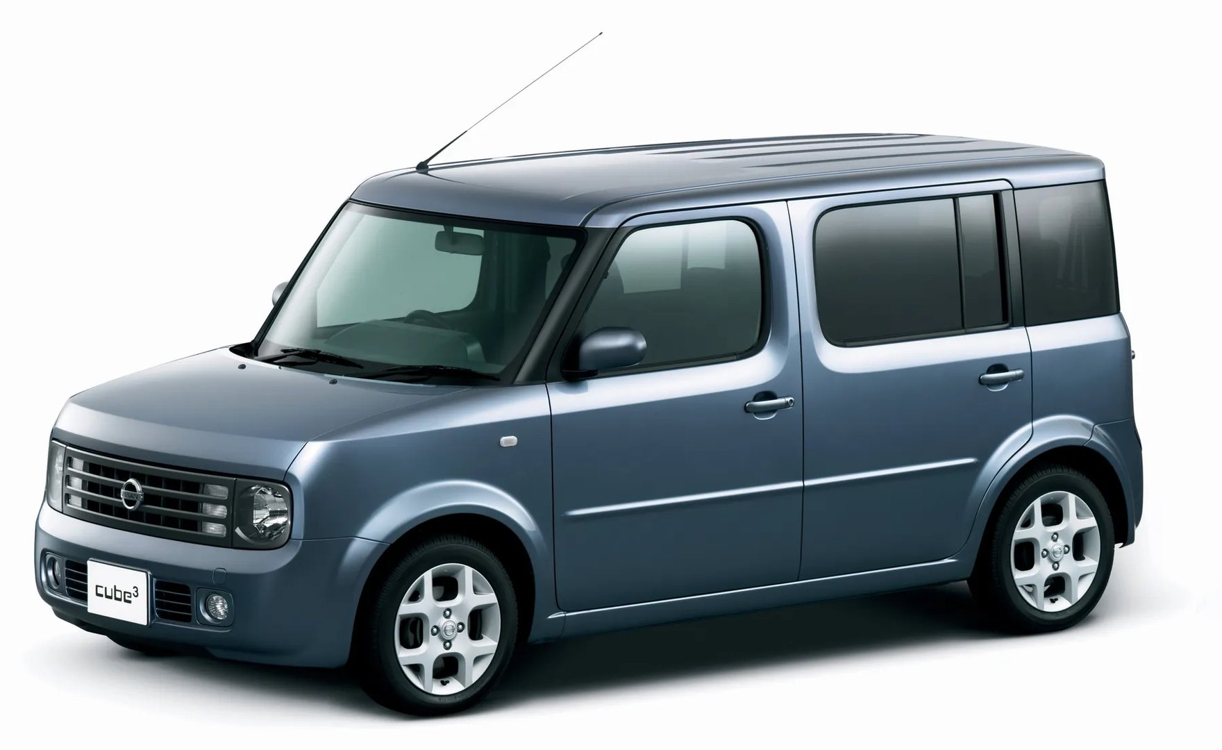 Nissan_Cube_2_generation__Compact_Van__1.jpg