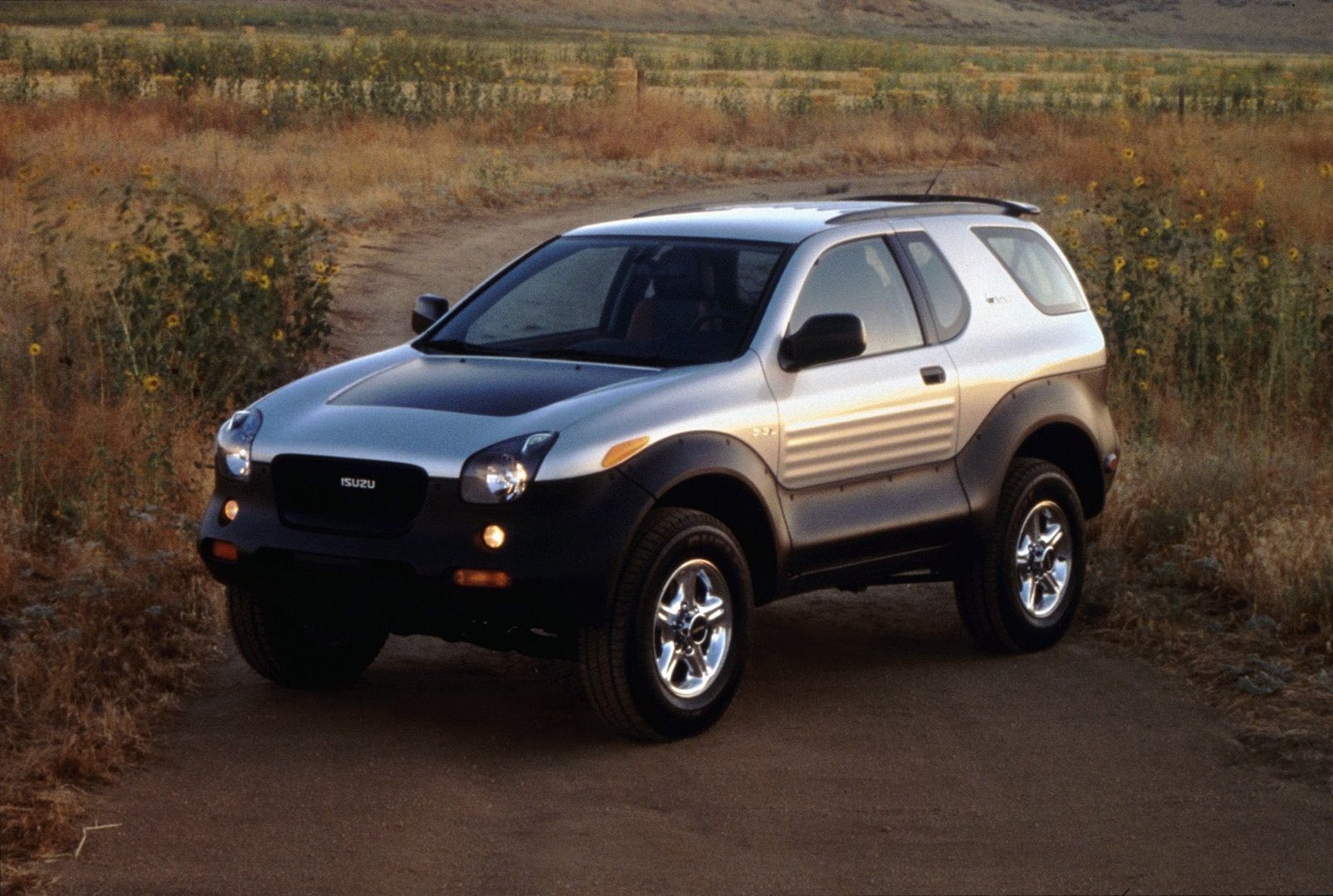 isuzu_VehiCross_1_generation__SUV_3-doors__15.jpg
