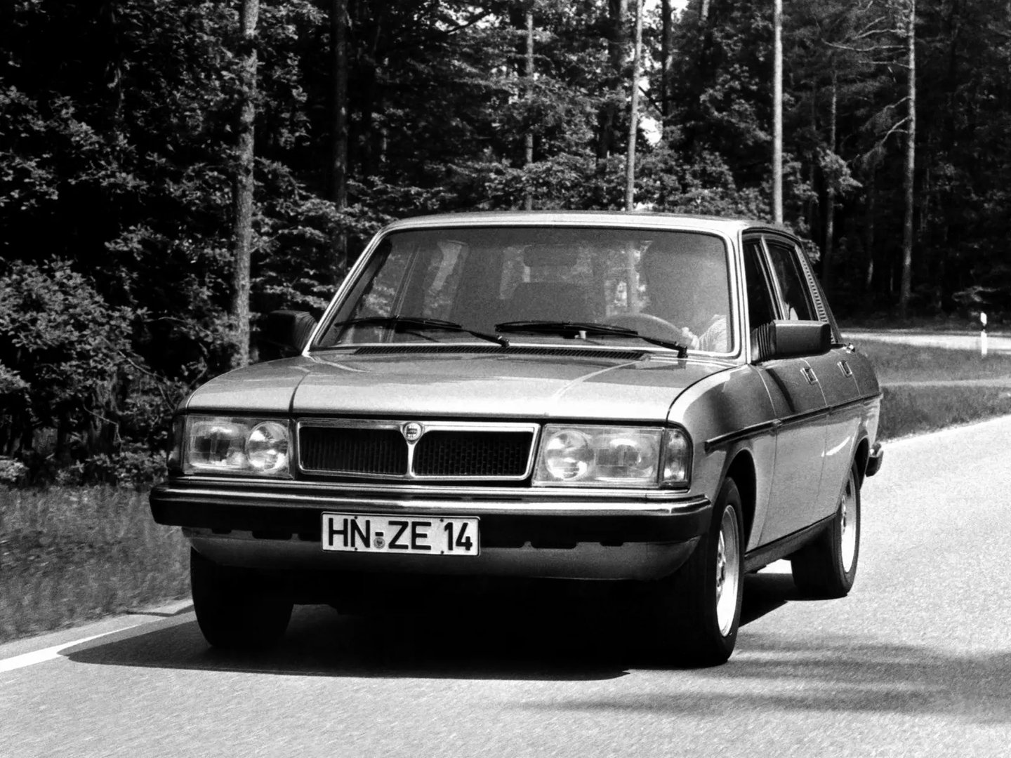 Lancia_Trevi_1_generation__Sedan__1.jpg