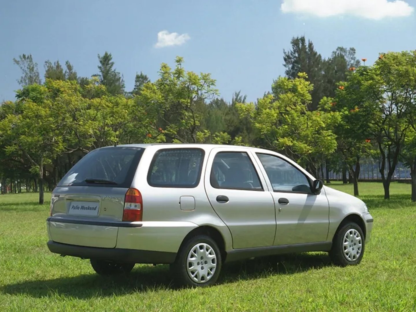 Fiat_Palio_1_generation_restyling__Estate_5-door__7.jpg