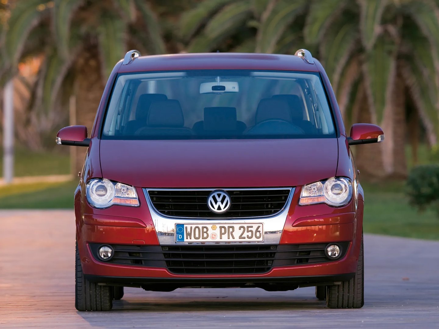 Volkswagen_Touran_1_generation_restyling__Compact_Van__13.jpg