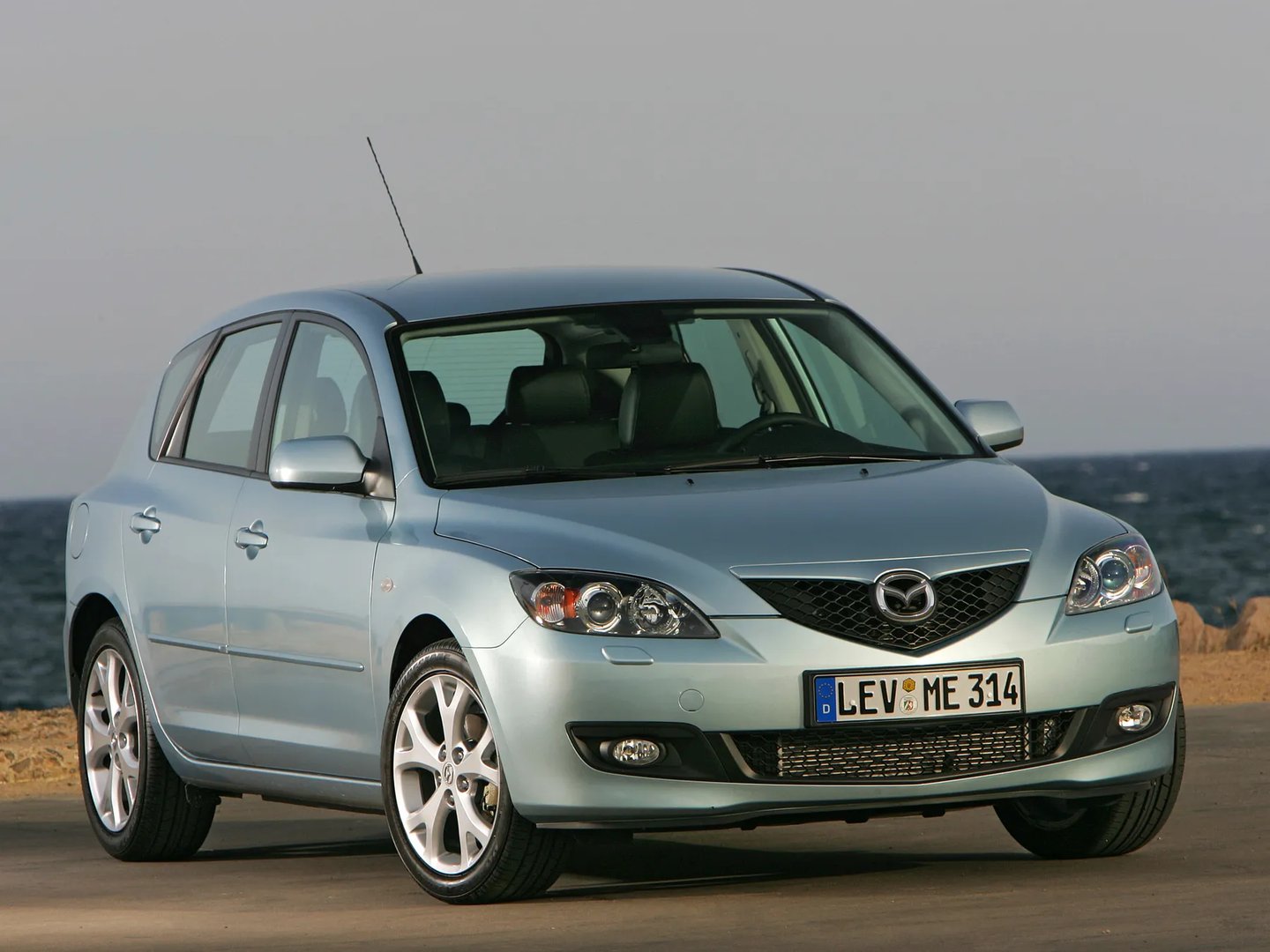 Mazda_3_1_generation_restyling__Hatchback_5-door__1.jpg