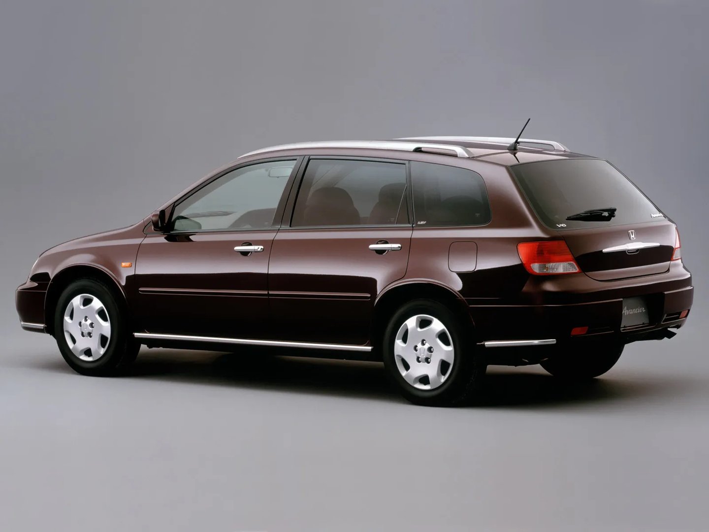 Honda_Avancier_1_generation__Estate_5-door__1.jpg