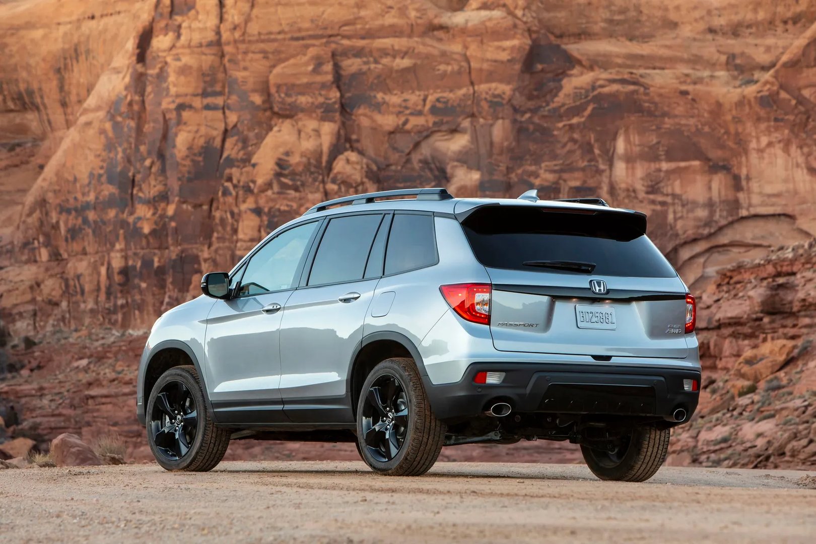 Honda_Passport_3_generation__SUV_5-doors__2.jpg