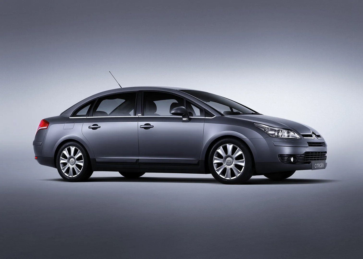 Citroen_C4_1_generation__Sedan__7.jpg