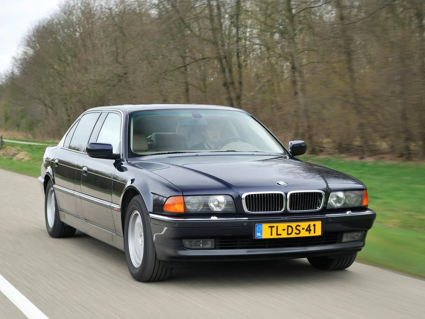 E38  Sedan Long