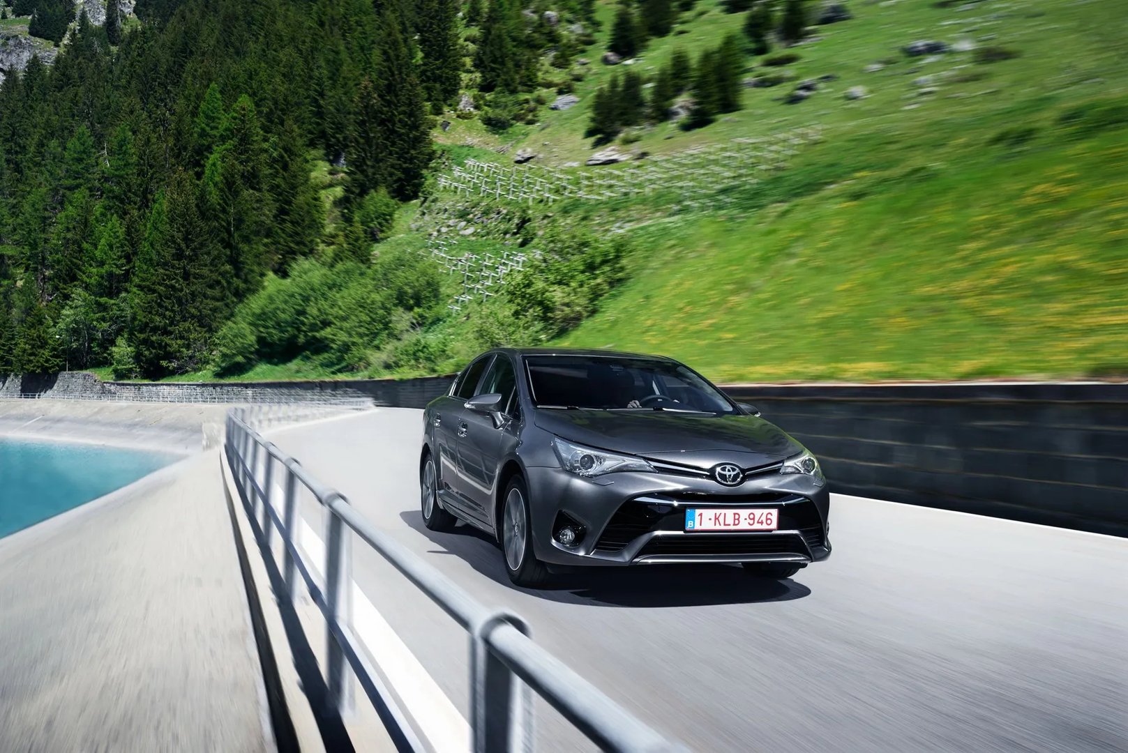 Toyota_Avensis_3_generation_restyling_2__Sedan__8.jpg