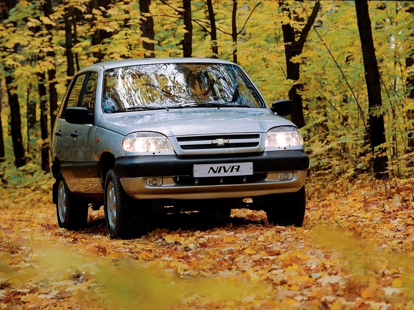 Chevrolet_Niva_1_generation__SUV_5-doors__9.jpg