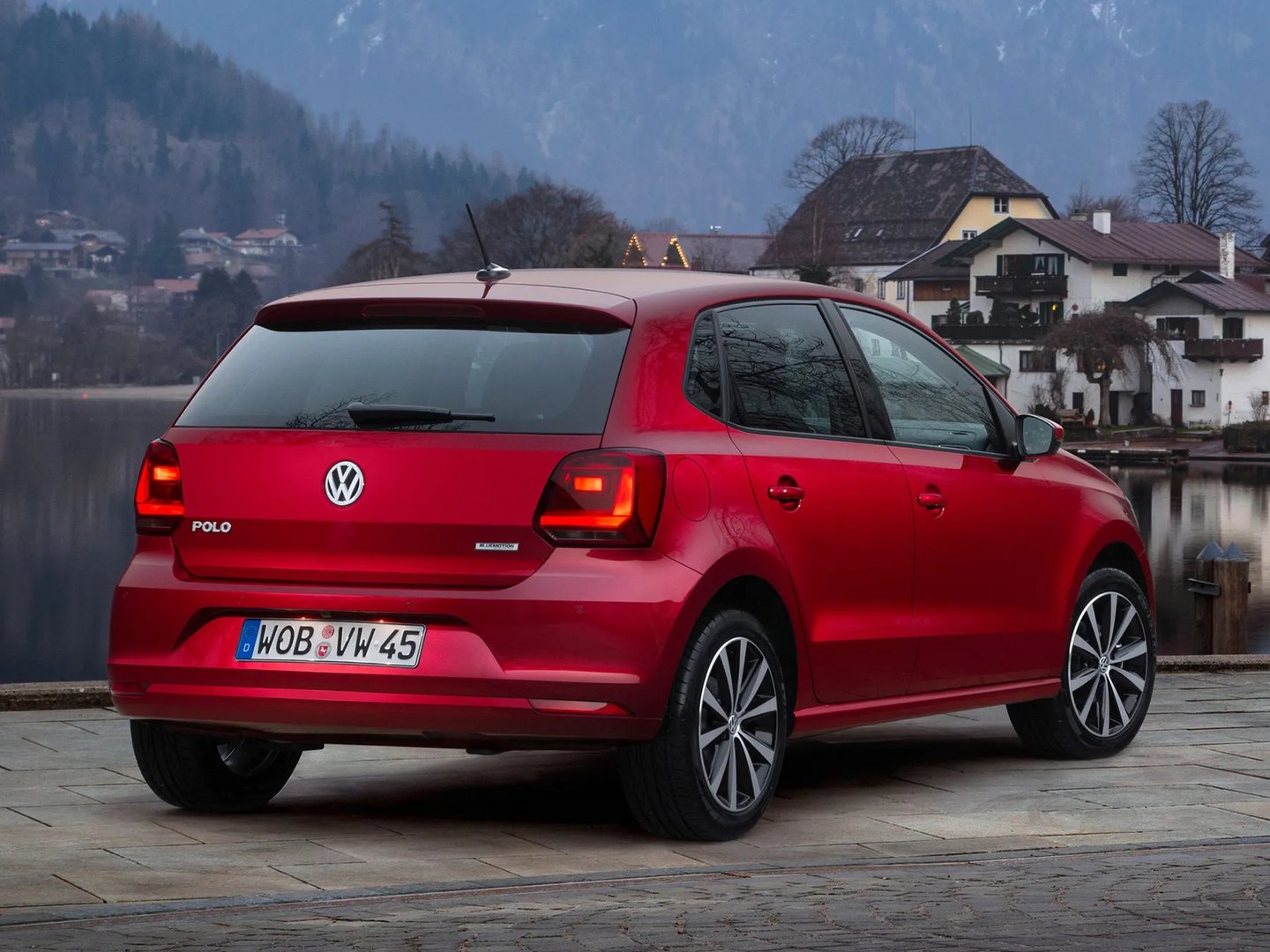 Volkswagen_Polo_5_generation_restyling__Mini_5-doors__2.jpg