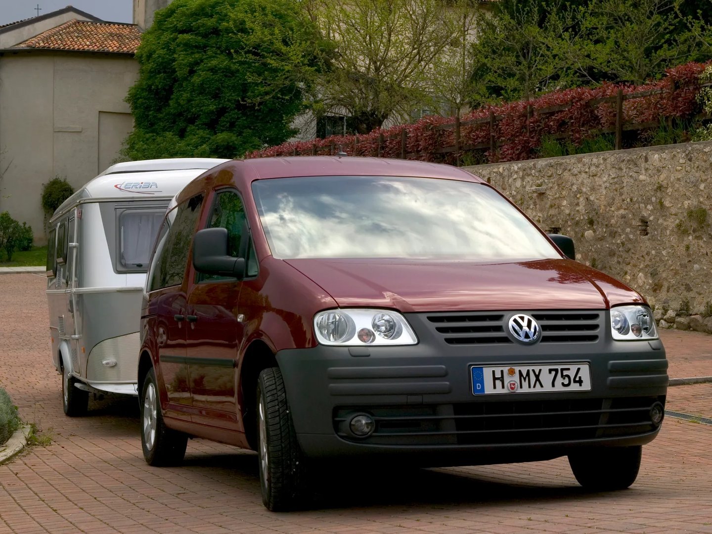 Volkswagen_Caddy_3_generation__Compact_Van__5.jpg