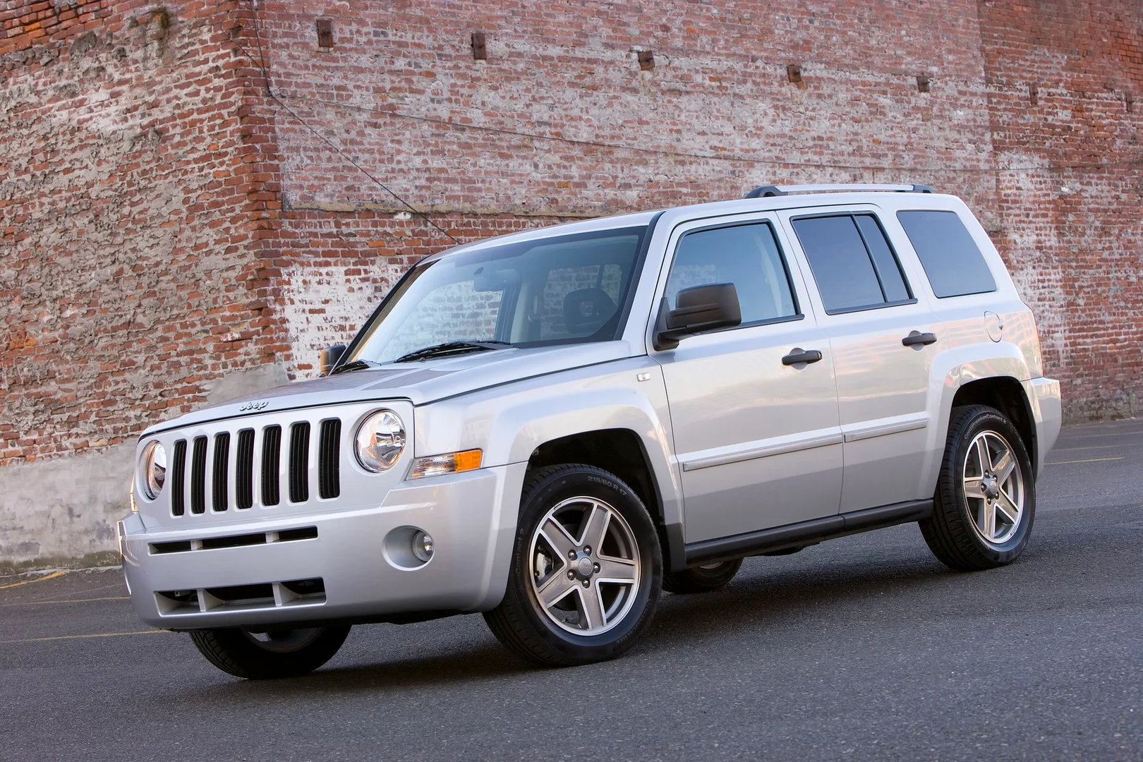 Jeep_Patriot_1_generation__SUV_5-doors__9.jpg