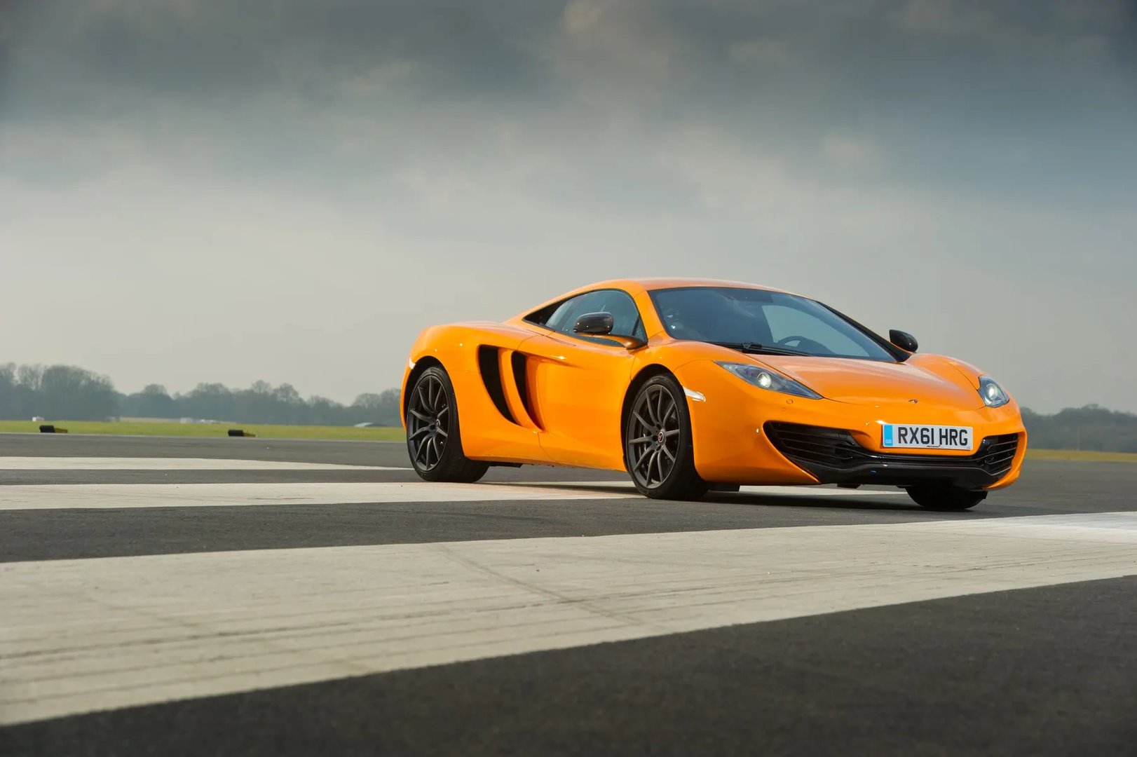 McLaren_MP4-12C_1_generation__Coupe__1.jpg
