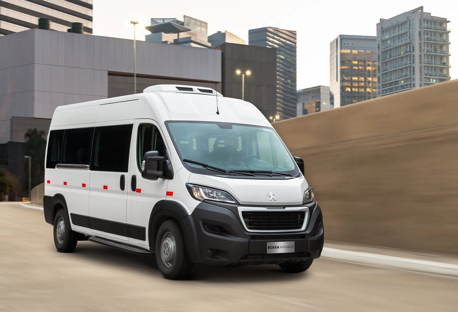 Peugeot_Boxer_2_generation_restyling_1__Minibus__2.jpg
