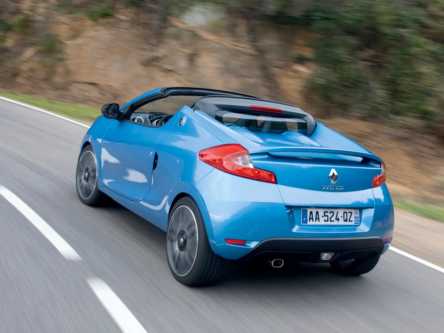 Renault_Wind_1_generation__Roadster__6.jpg