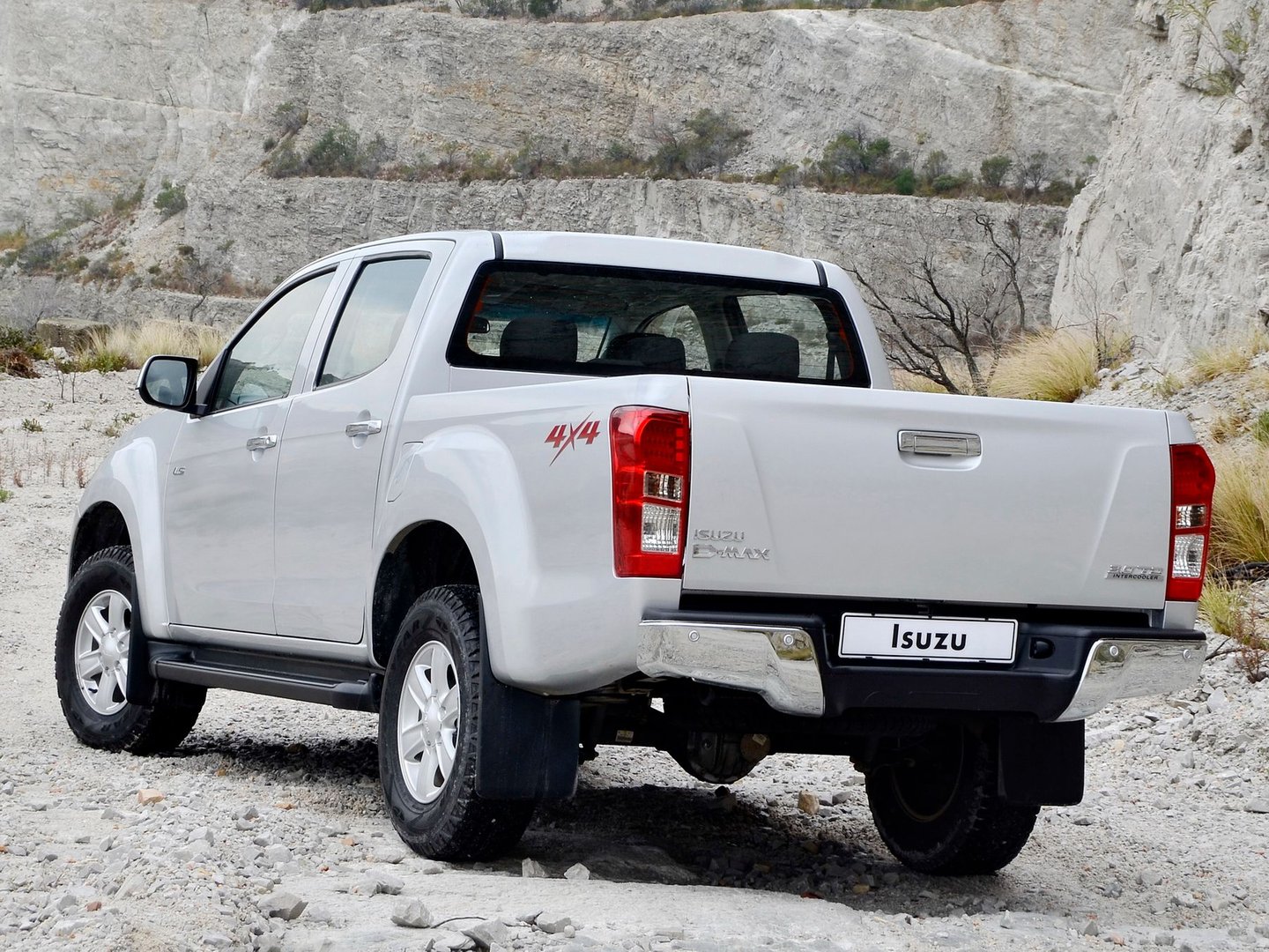 isuzu_D-Max_2_generation__Pickup_double-cab__24.jpg