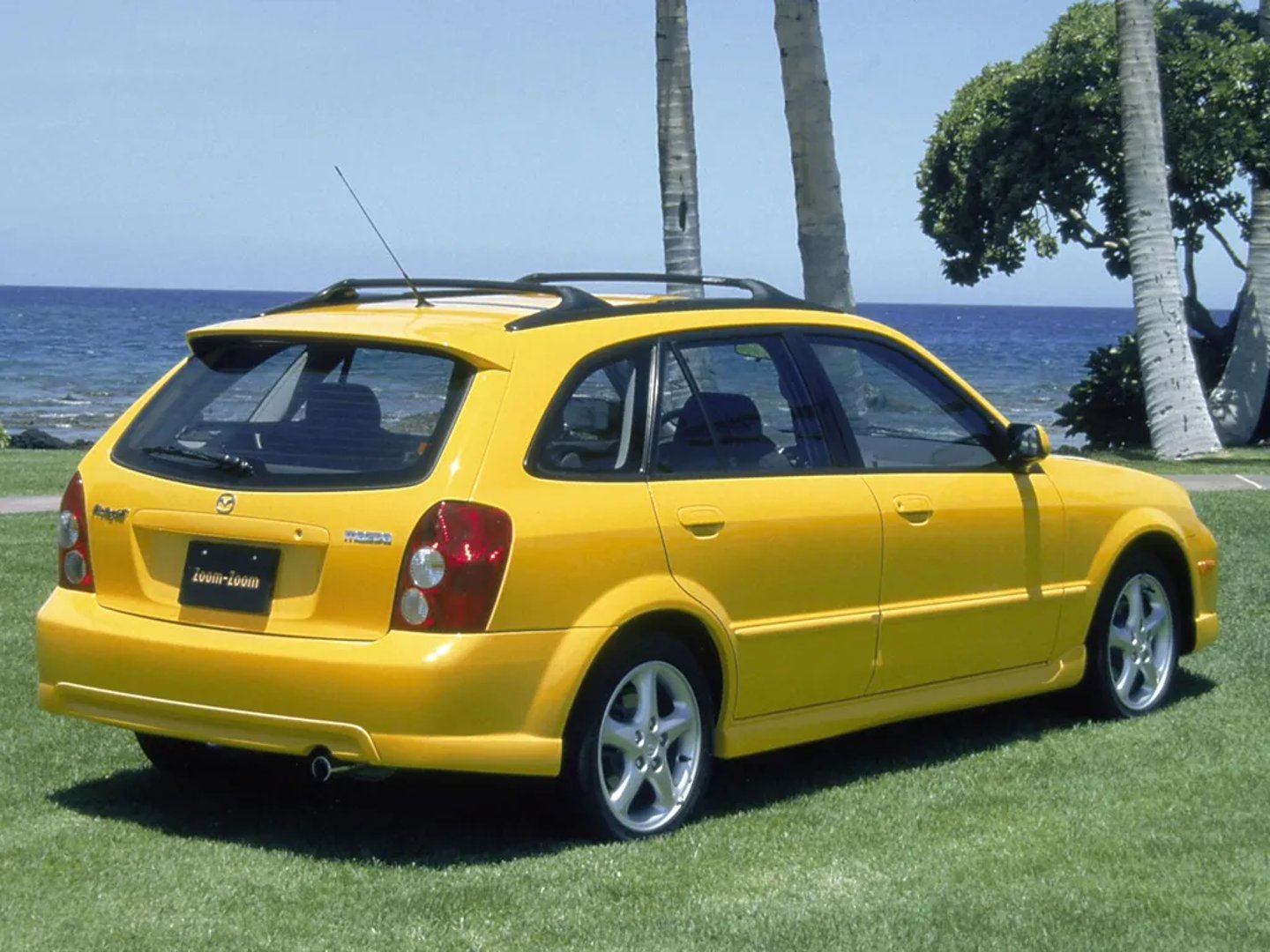 Mazda_Protege_3_generation__Hatchback_5-door__2.jpg