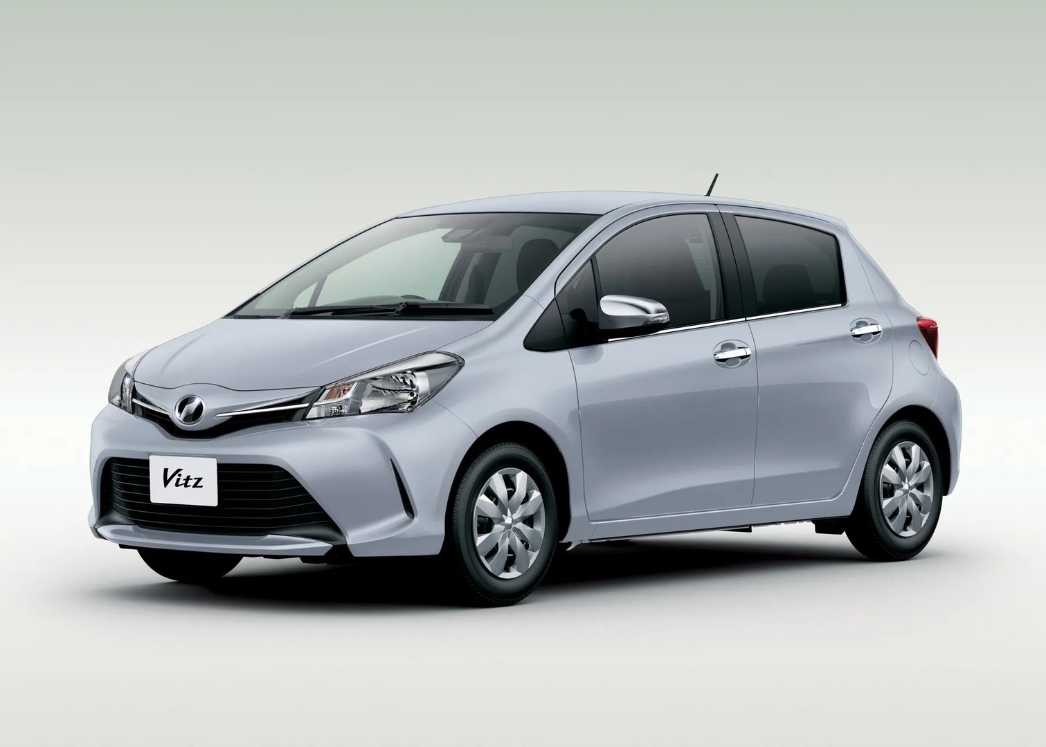 Toyota_Vitz_3_generation_restyling__Mini_5-doors__8.jpg