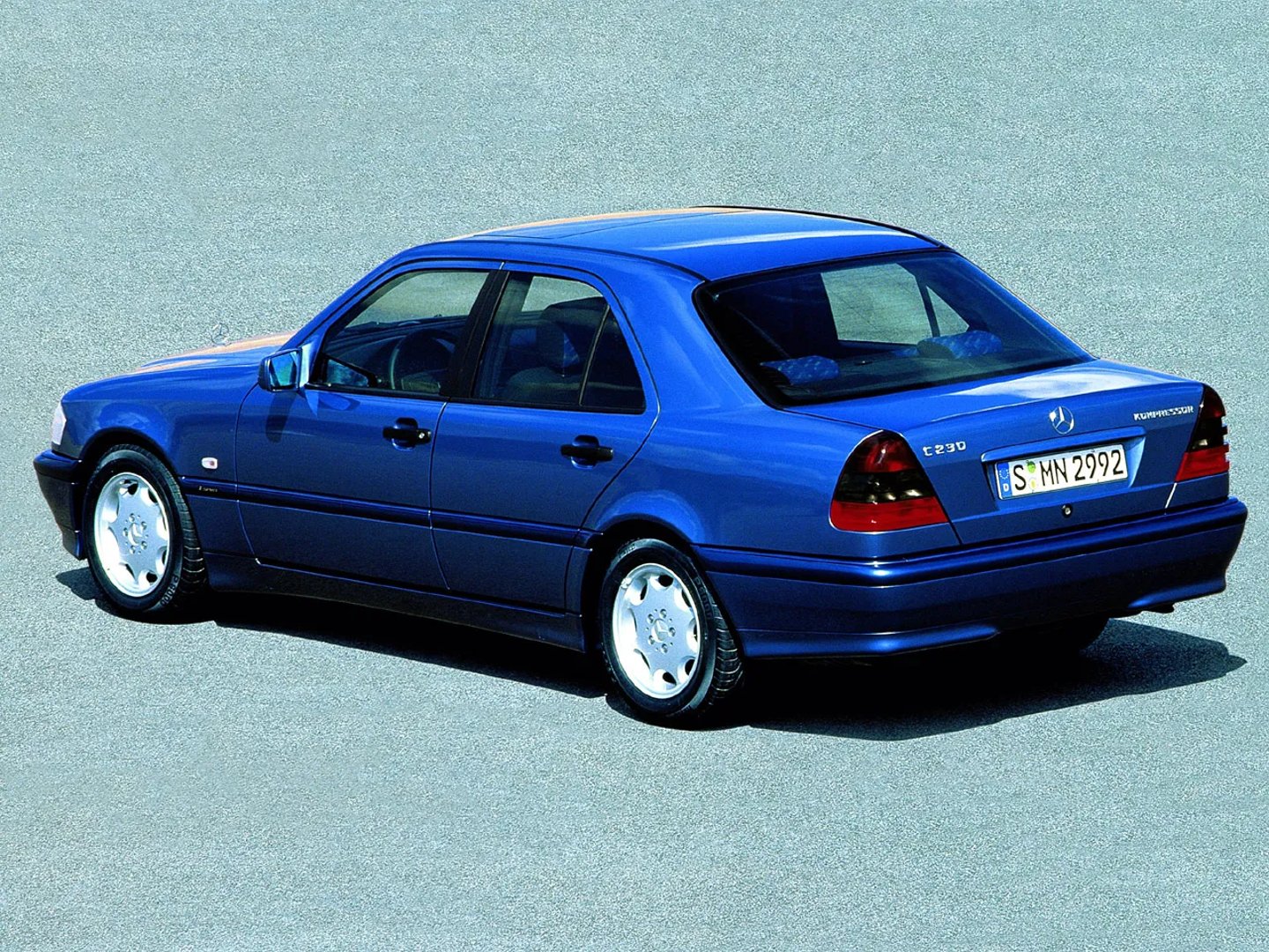 Mercedes_C-Class_1_generation_restyling__Sedan__9.jpg