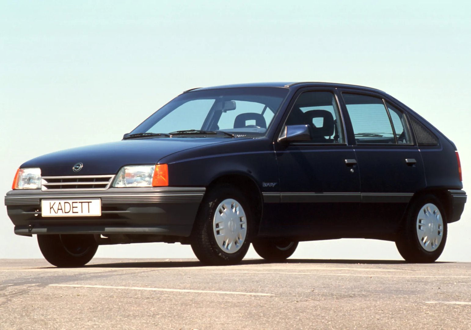 Opel_Kadett_5_generation_restyling__Hatchback_5-door__9.jpg