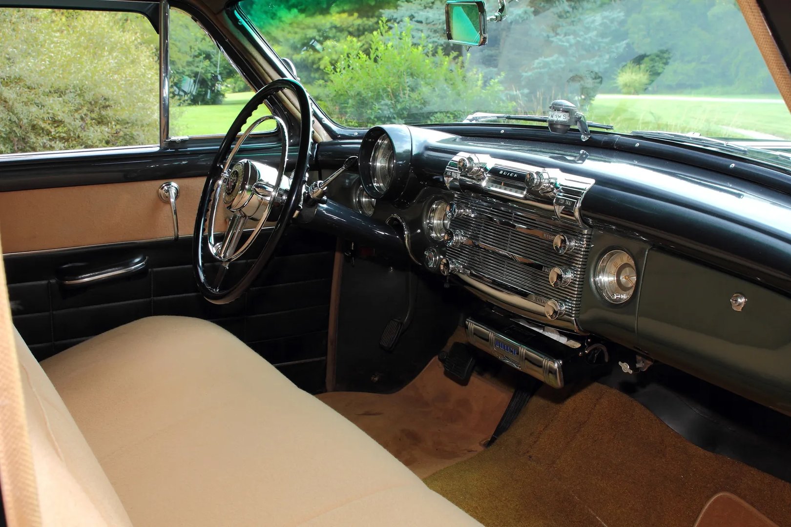 Buick_Roadmaster_5_generation__Sedan__4.jpg