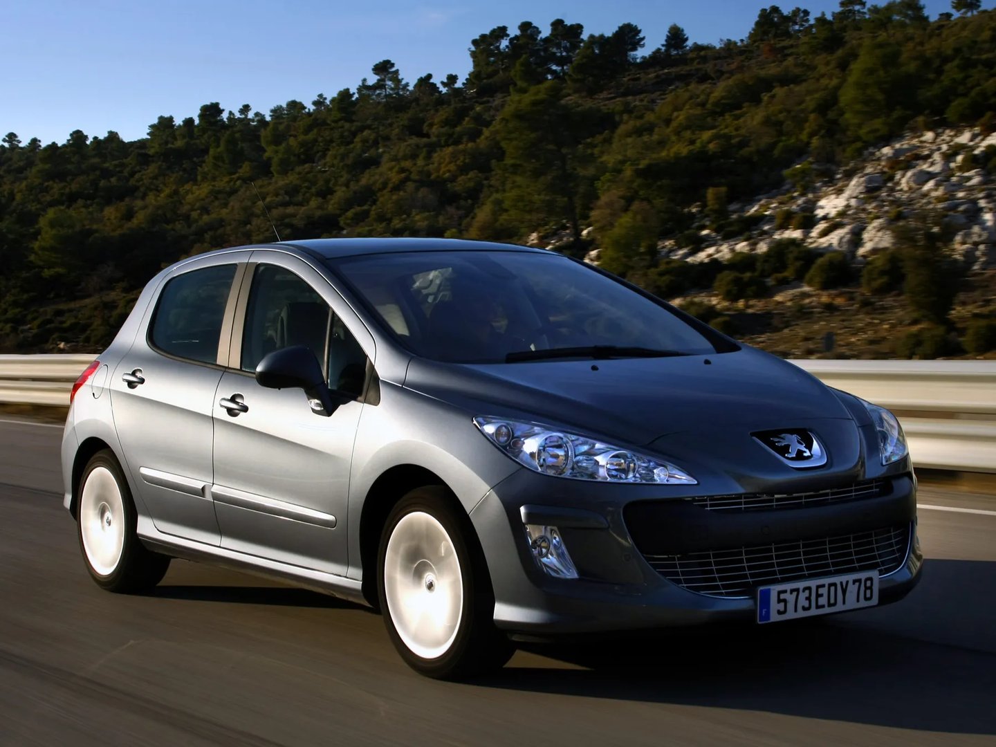 Peugeot_308_1_generation__Hatchback_5-door__12.jpg
