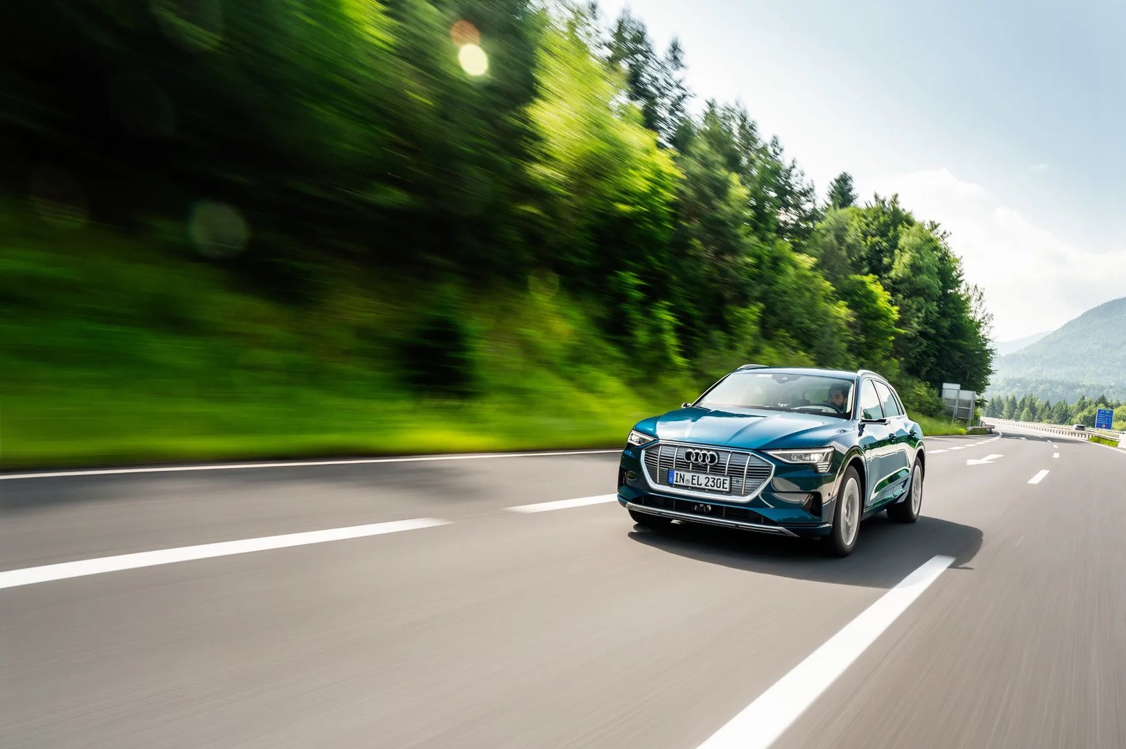 Audi_Q8_e-tron_1_generation__SUV_5-doors__3.jpg