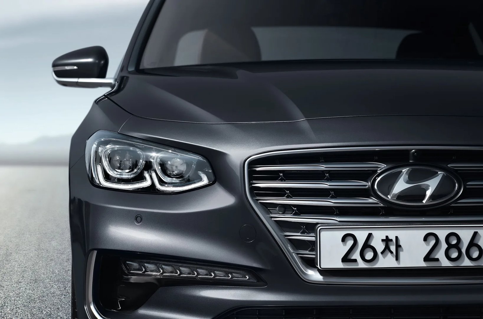 Hyundai_Grandeur_6_generation__Sedan__7.jpg
