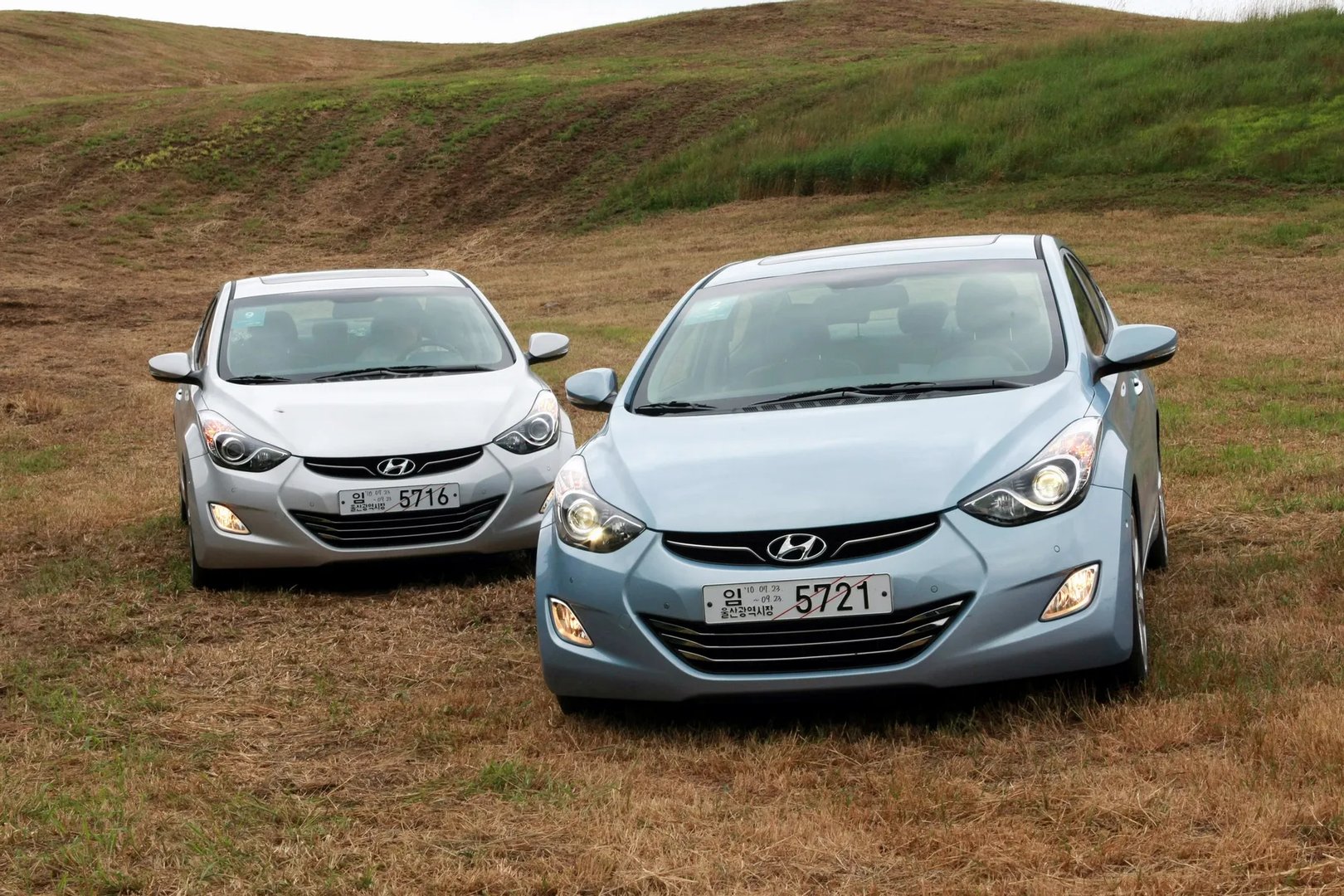 Hyundai_Avante_5_generation__Sedan__7.jpg
