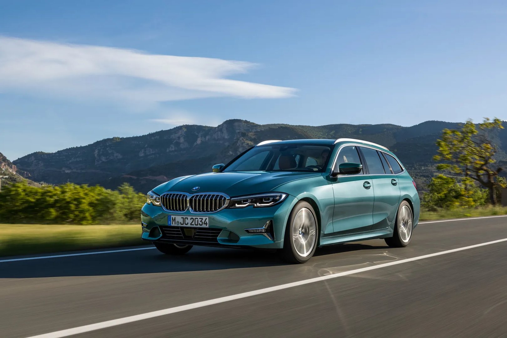 BMW_3_series_7_generation__Estate_5-door__6.jpg