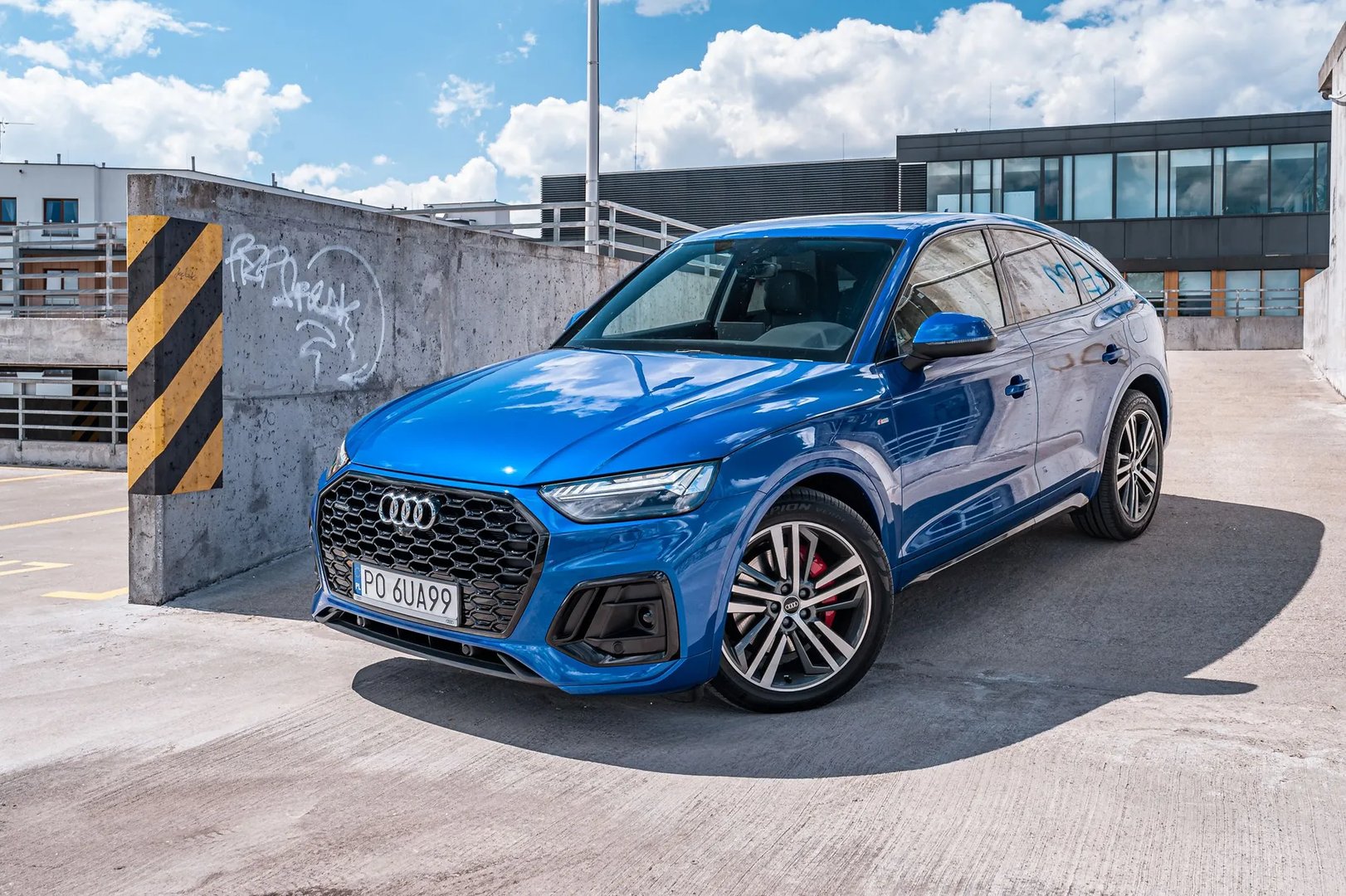 Audi_Q5_Sportback_1_generation__SUV_Coupe__1.jpg