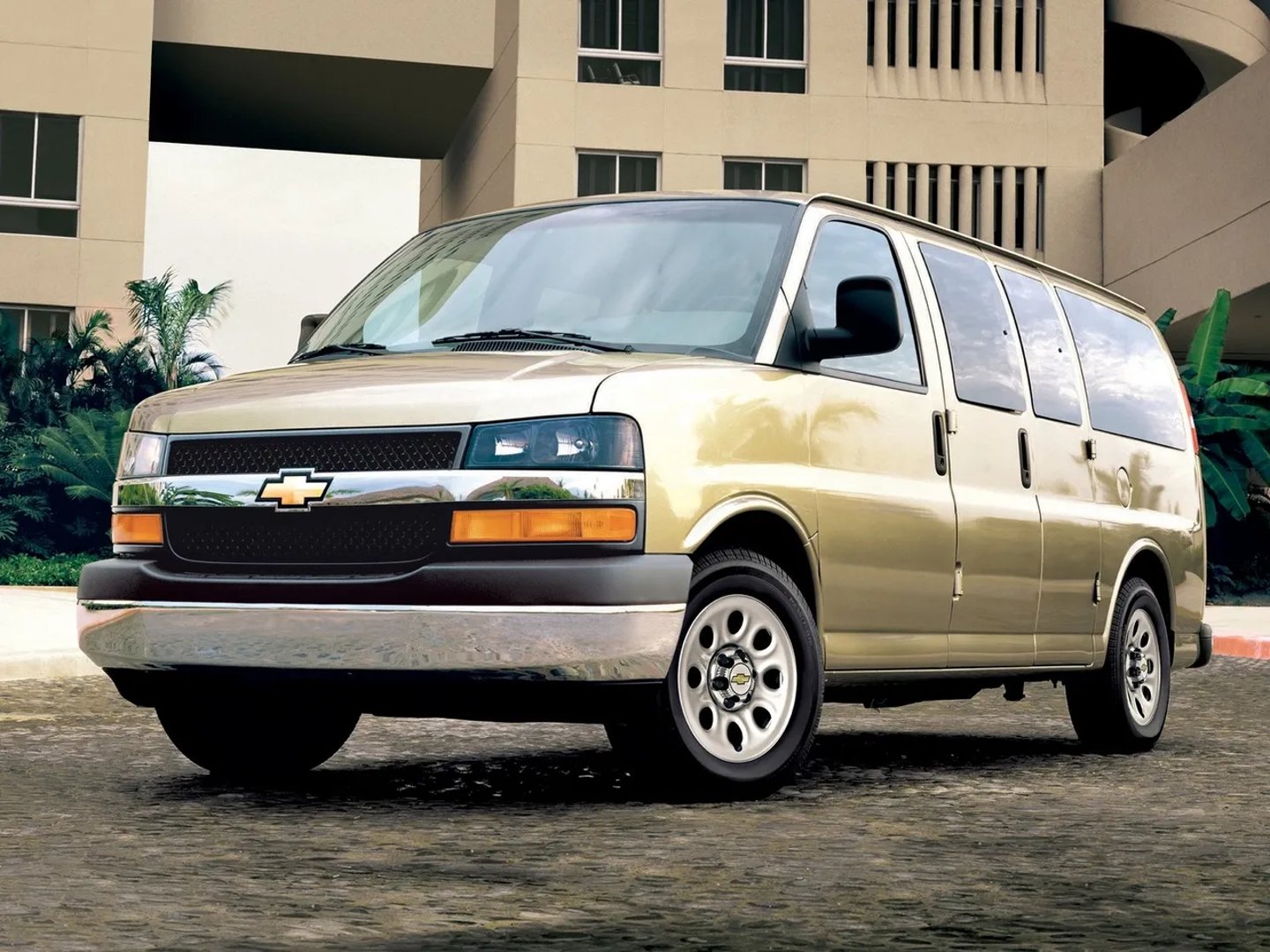 Chevrolet_Express_2_generation__Minivan__9.jpg
