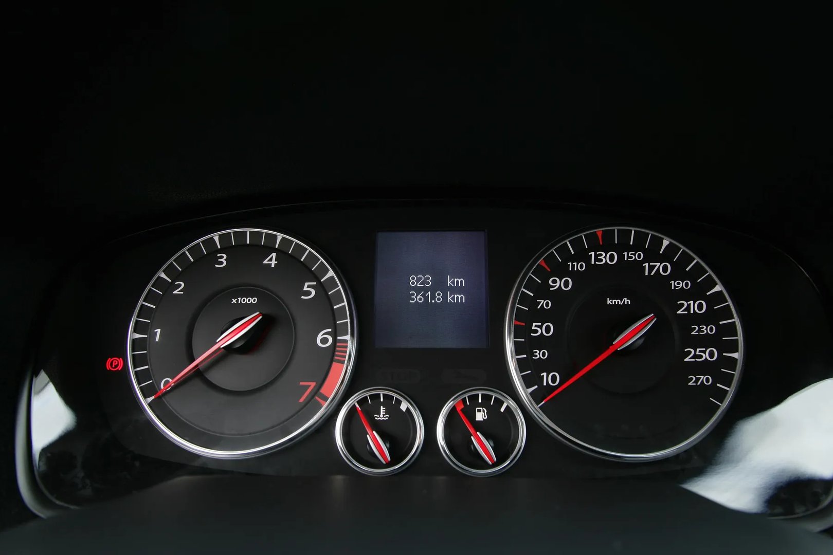 Renault_Laguna_3_generation__Coupe__8.jpg