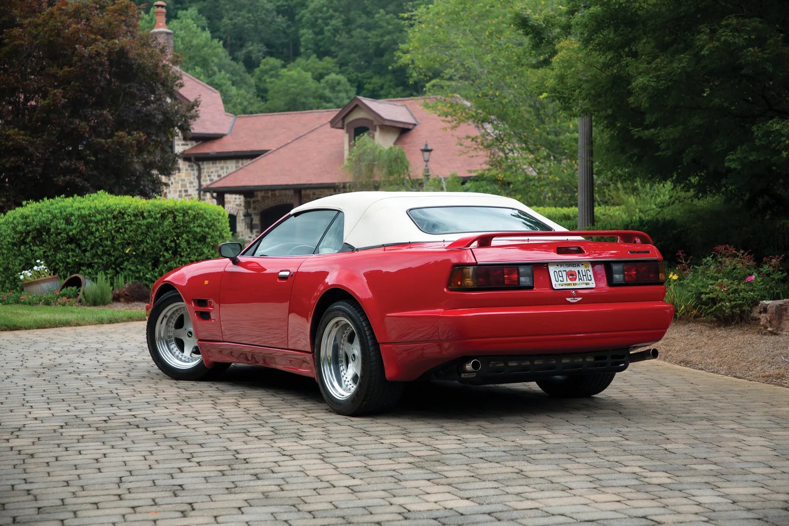 Aston Martin_Virage_1_generation__Cabrio__5.jpg