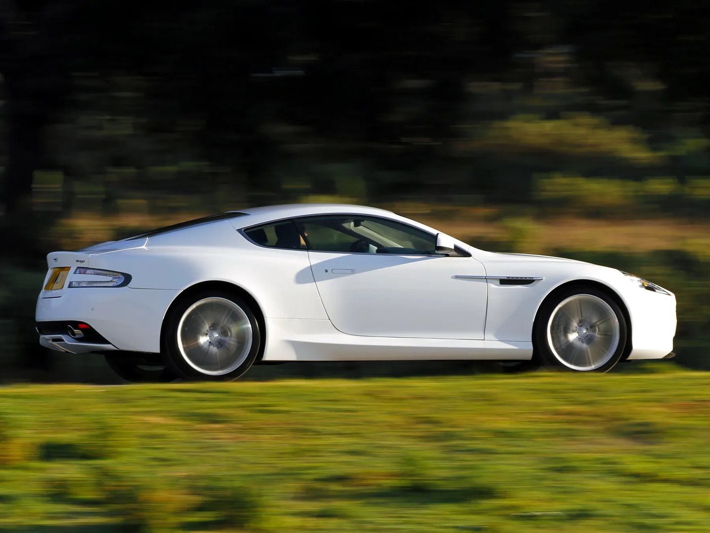 Aston Martin_Virage_2_generation__Coupe__2.jpg