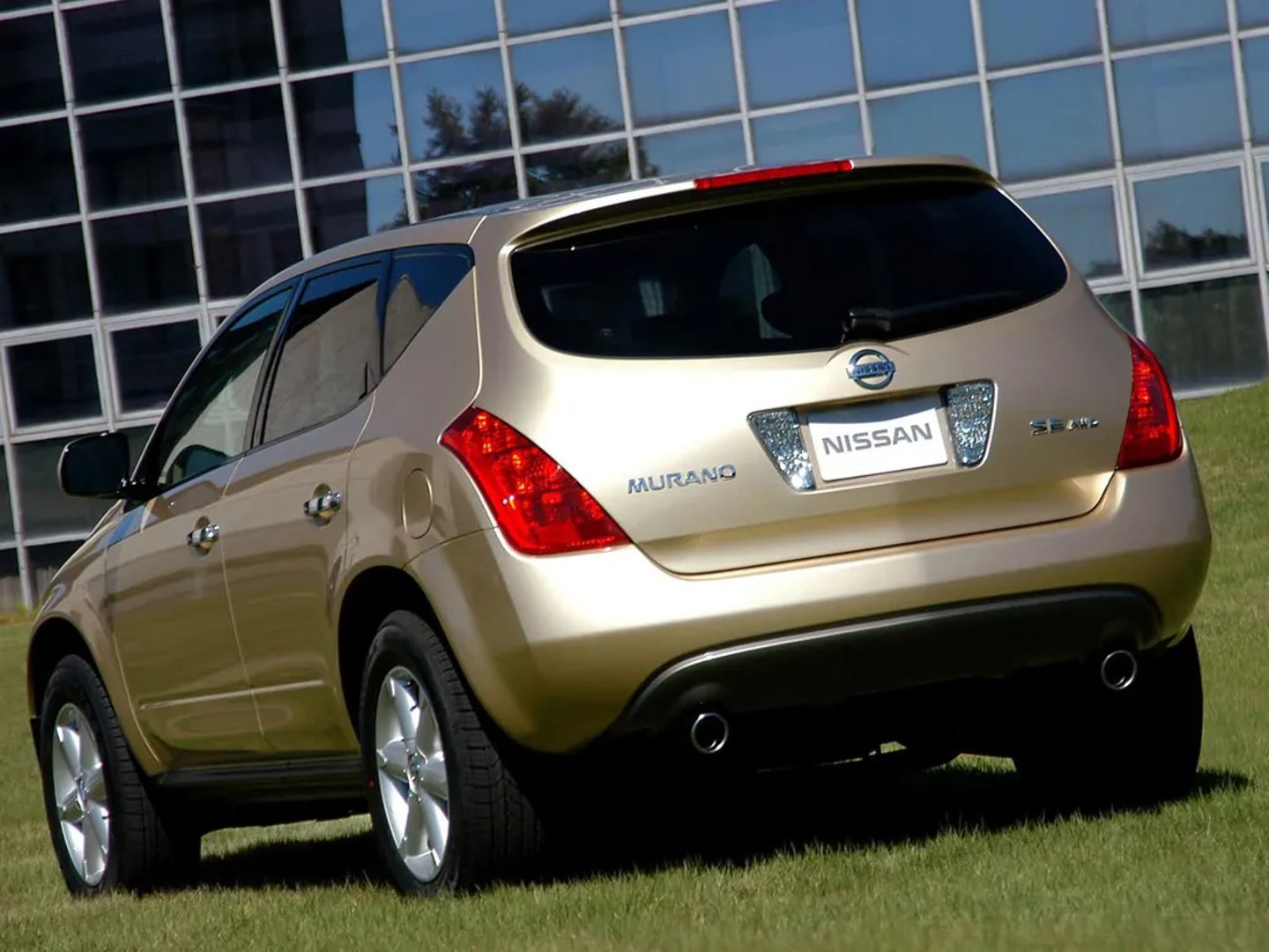 Nissan_Murano_1_generation__SUV_5-doors__6.jpg