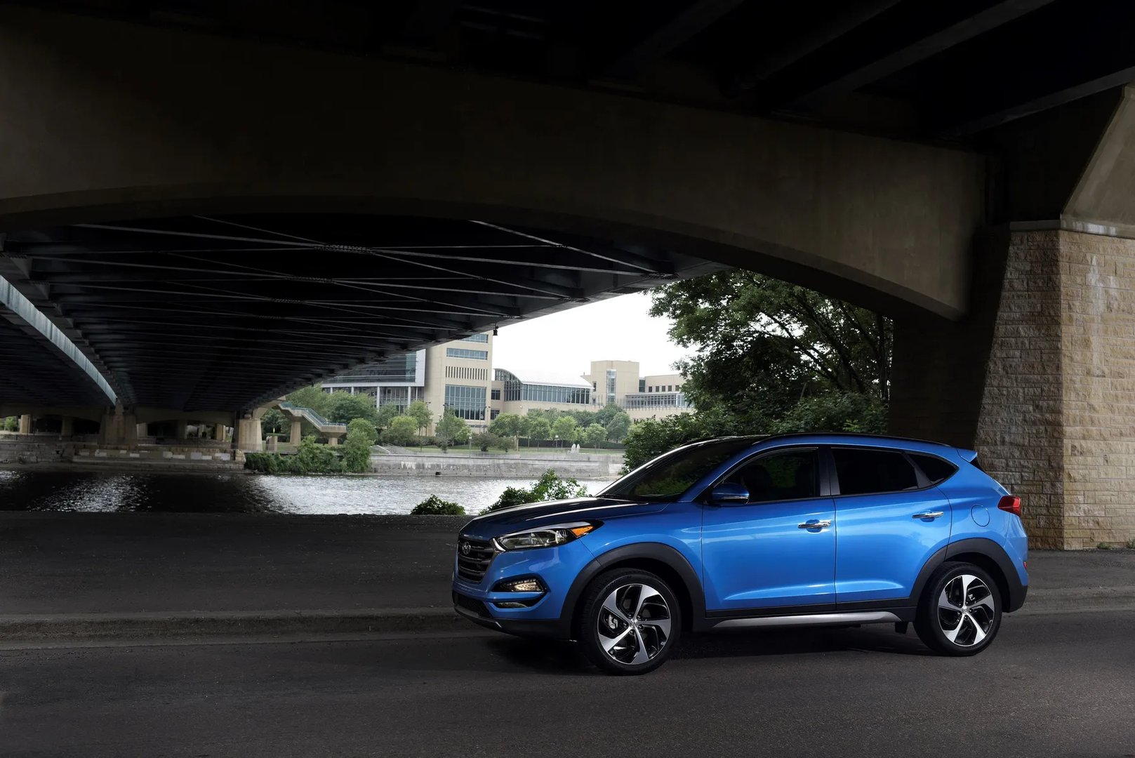 Hyundai_Tucson_3_generation__SUV_5-doors__11.jpg