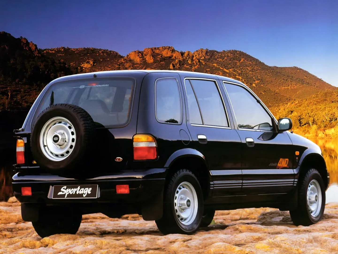 Kia_Sportage_1_generation__SUV_5-doors__6.jpg