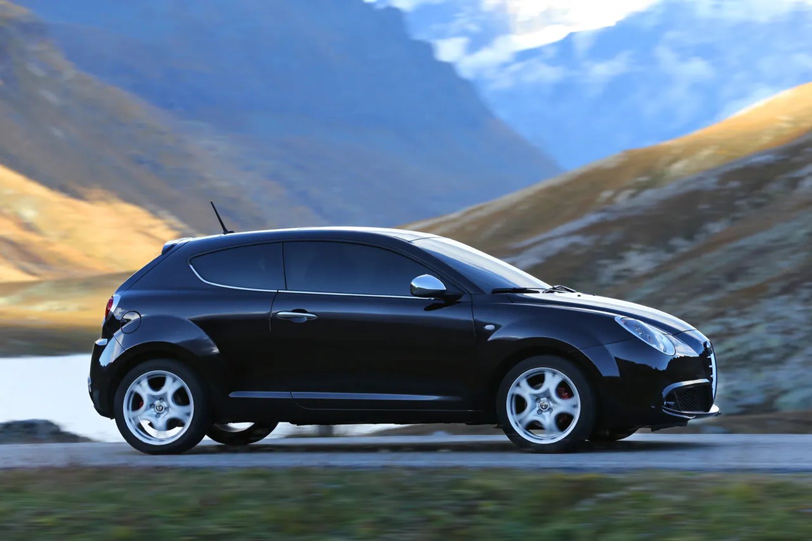 Alfa Romeo_MiTo_1_generation_restyling__Mini_3-doors__7.jpg
