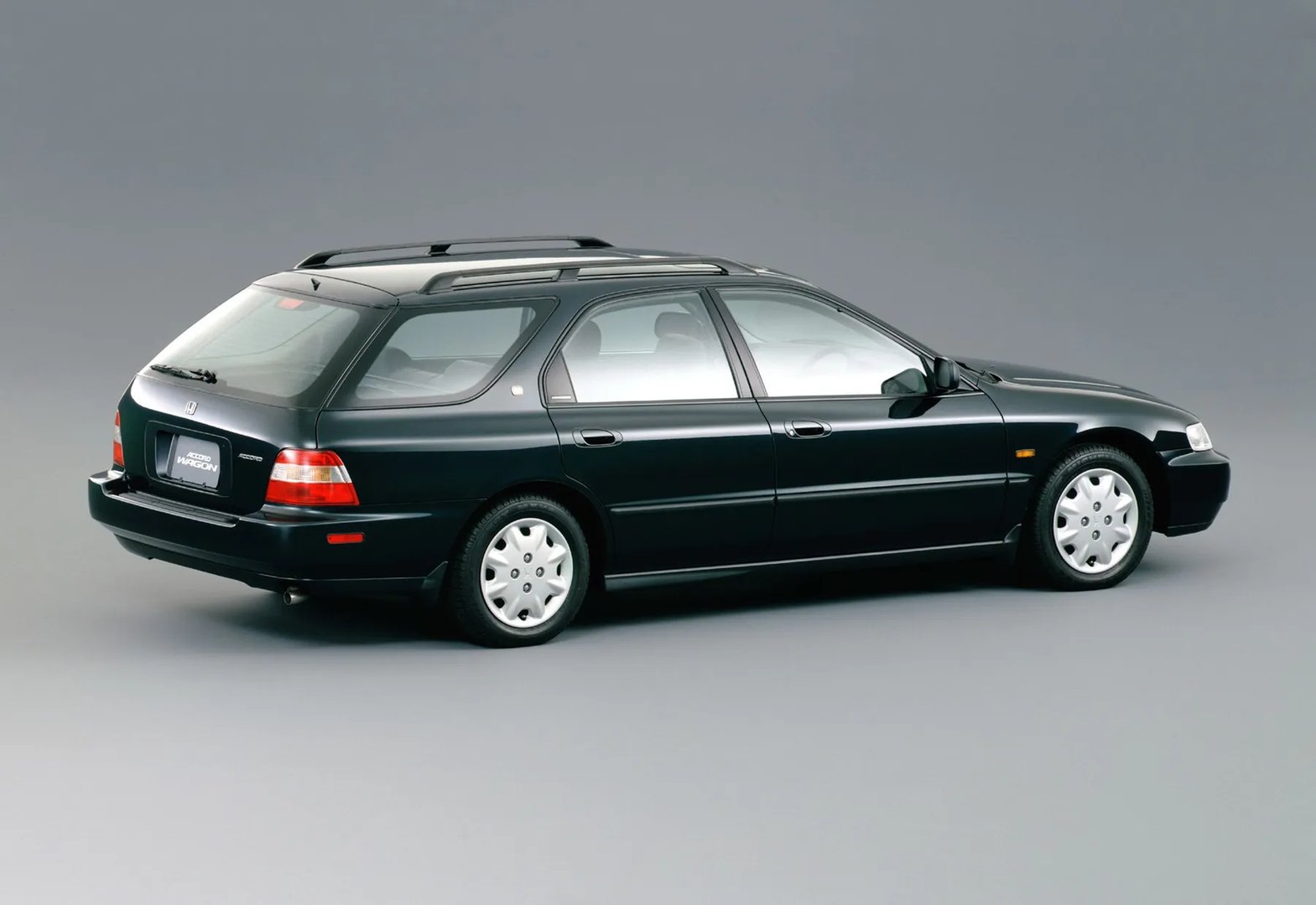 Honda_Accord_5_generation__Estate_5-door__9.jpg