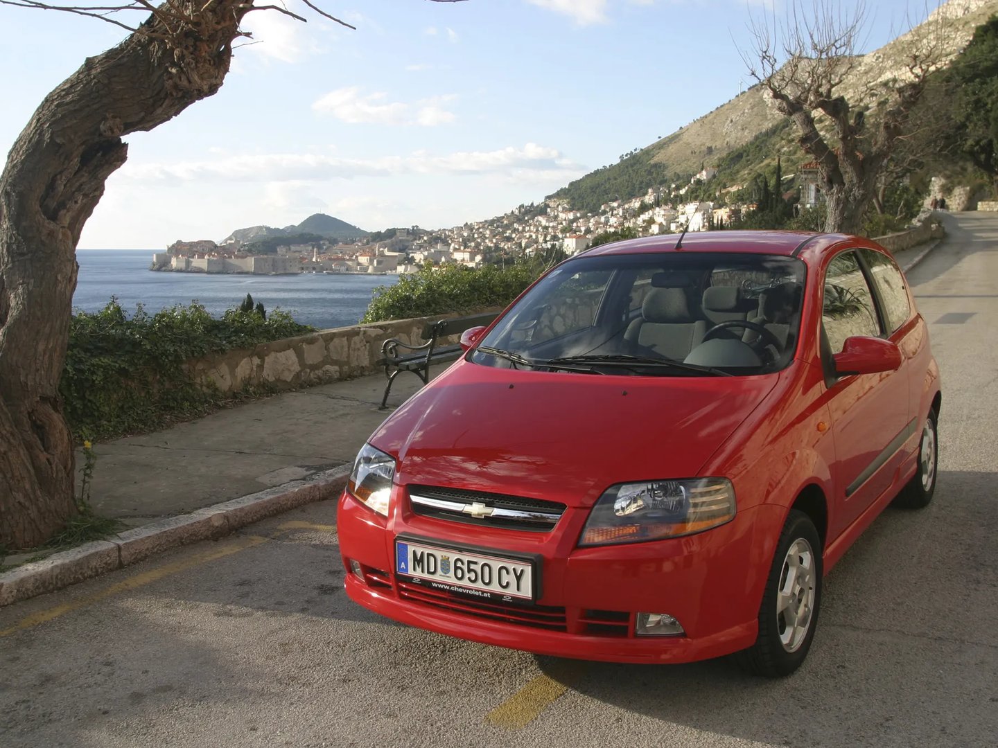 Chevrolet_Aveo_1_generation__Hatchback_3-door__2.jpg